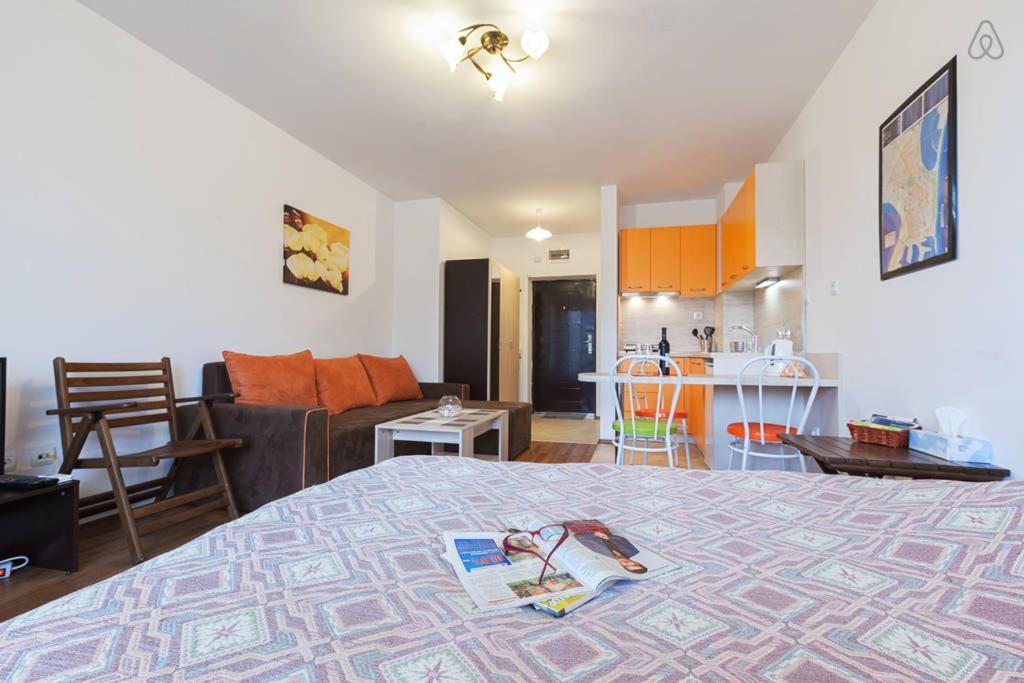 Студио Ларина Burgas Exterior foto